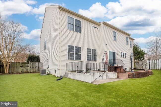 Building Photo - 6239 Willowfield Way