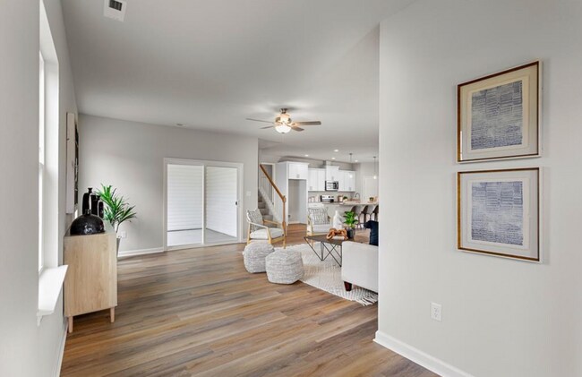 Building Photo - 1001 Hillpoint Rd