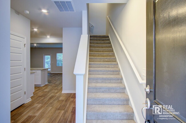 Building Photo - 169 Fern Brg Dr