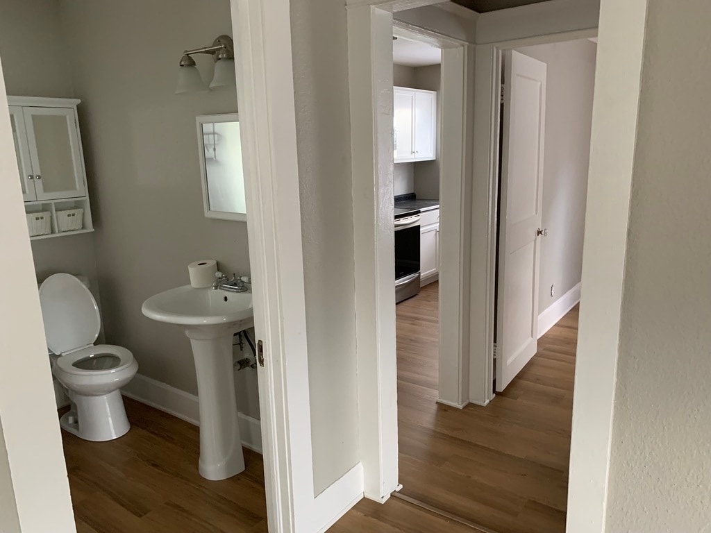 Building Photo - 1341 17th Ave N