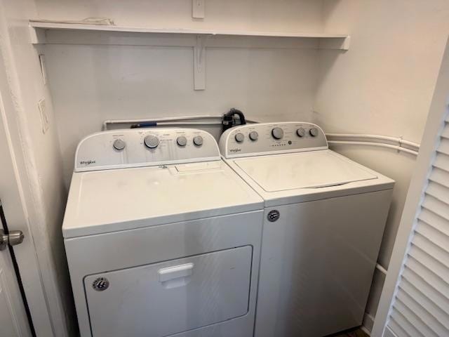 Building Photo - 2537 E Clarendon Ave