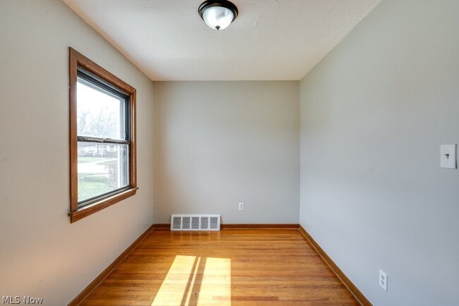Building Photo - 8514 Deerfield Dr