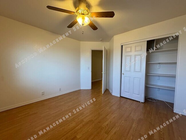 Building Photo - HALF OFF FIRST MONTH'S RENT! 4 BEDROOM 2.5 BATHROOM HOME