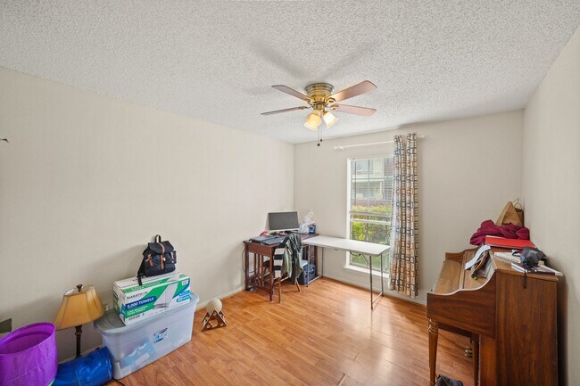 Building Photo - 2120 El Paseo St