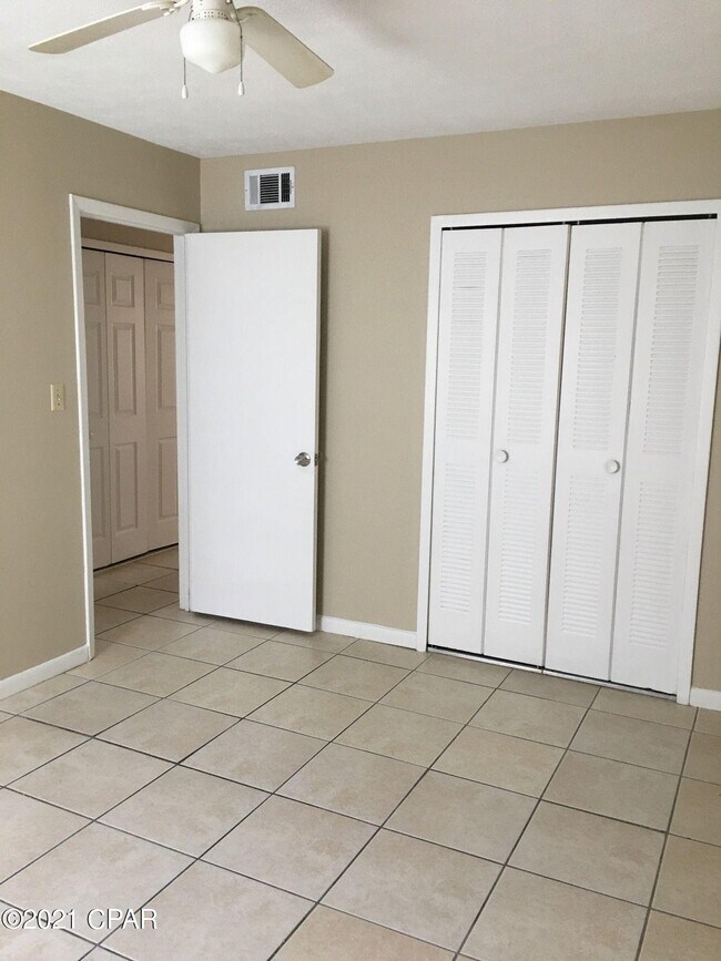 Building Photo - 718 S Gay Ave