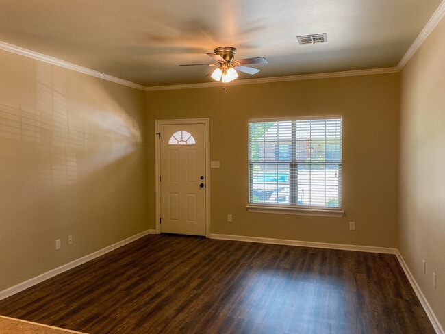Building Photo - Turtle Creek Townhomes