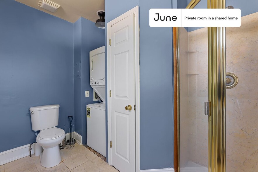 Building Photo - Room in Shared 4 bed/2 bath home