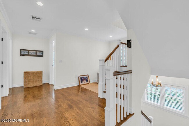Building Photo - 420 Tuttle Ave