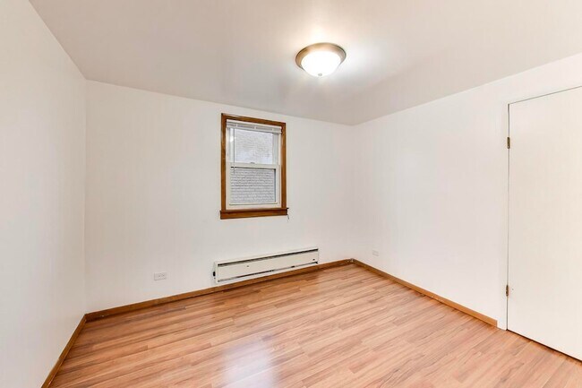 Building Photo - 5150 W Carmen Ave