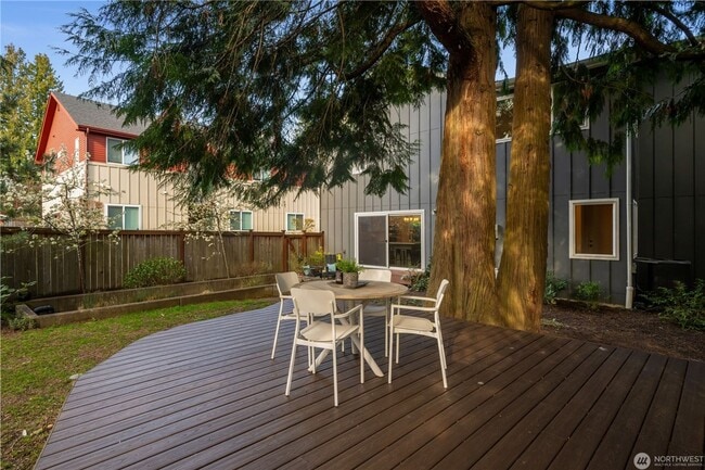 Building Photo - Modern Farmhouse Luxury in Coveted Matthews Beach Available NOW!