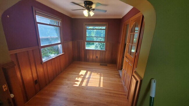 Building Photo - 5269 Sidney Rd