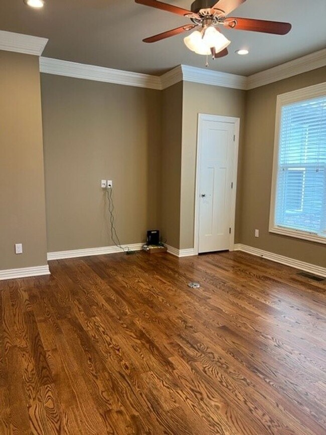 Building Photo - Wonderful home on the Scotsdale Golf cours...