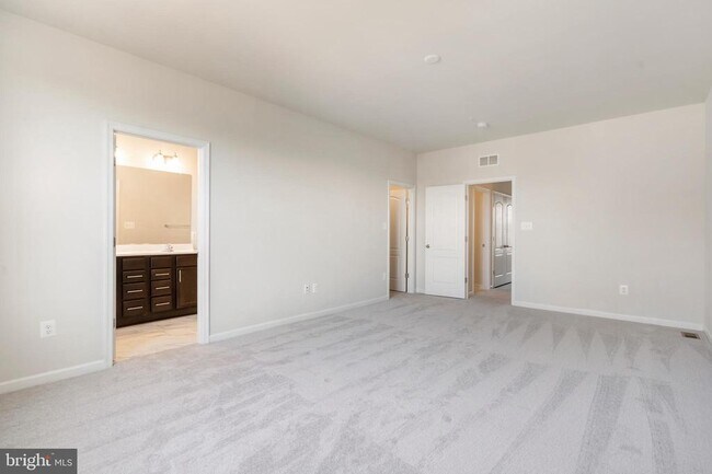Building Photo - 5892 Bella Marie Wy