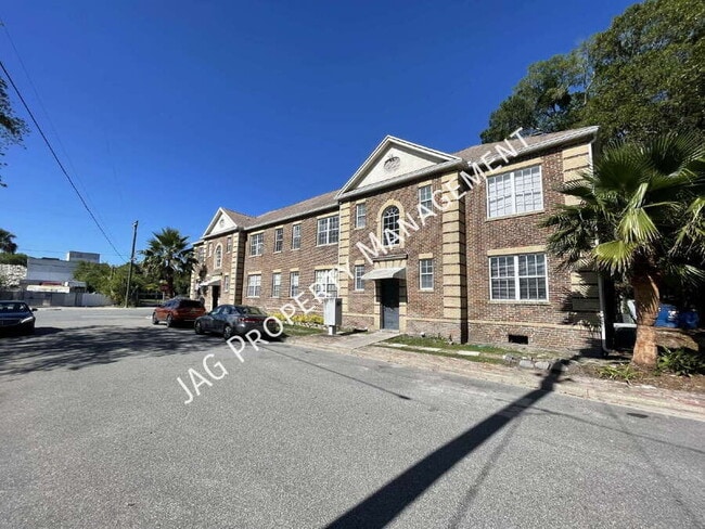 Building Photo - 931 Rubel St