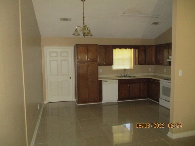 Building Photo - 120 Augusta Ct
