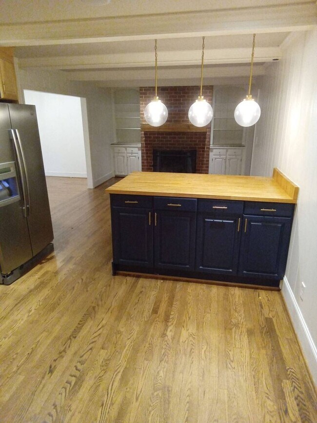 Building Photo - Beautiful Ranch Home in South Park!