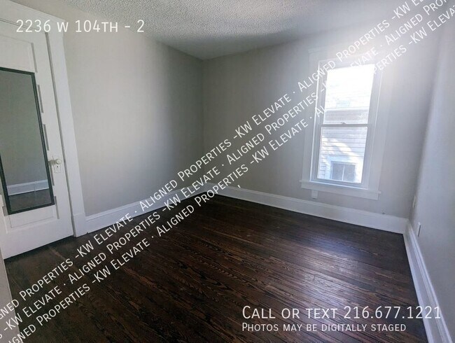 Building Photo - 2236 W 104th St
