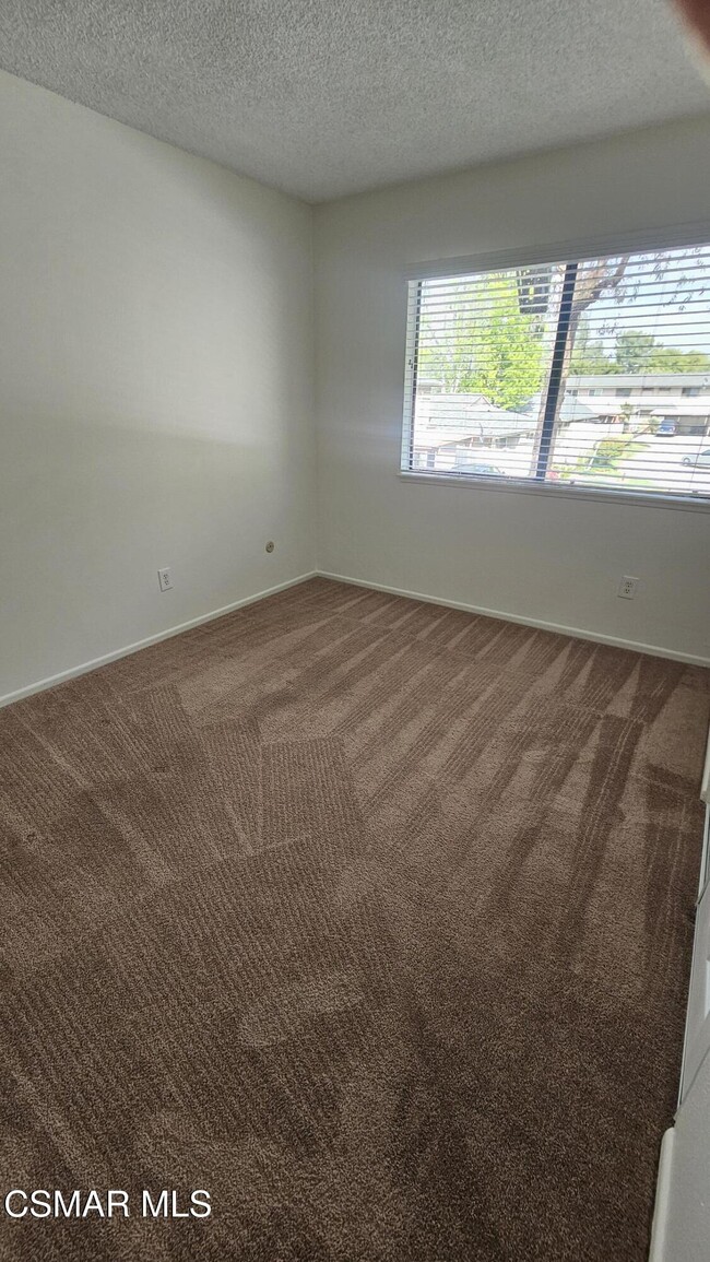 Building Photo - 28657 Conejo View Dr