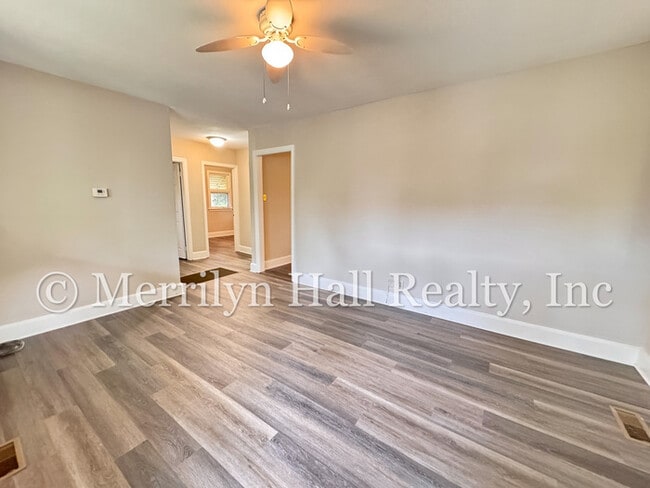 Building Photo - Freshly Updated 2BR Bungalow | New LVP Floors | Fenced Yard | Quiet Street