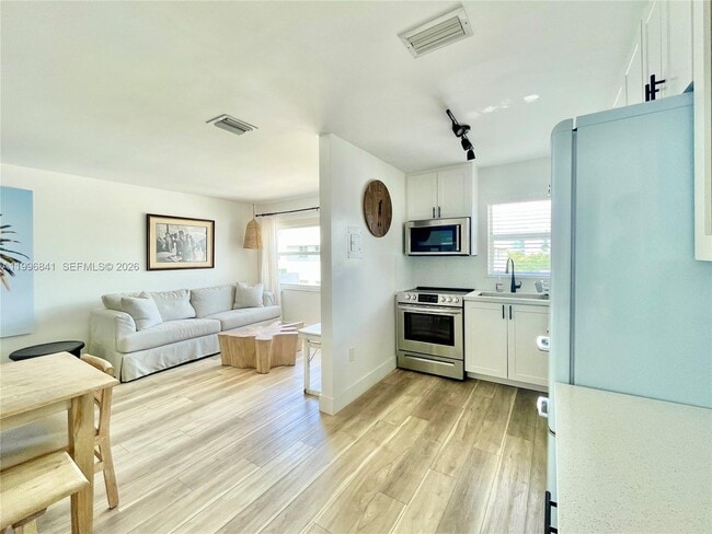 Building Photo - 221 Meridian Ave