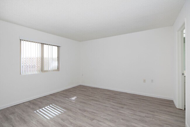 Building Photo - *OPEN HOUSE: 6/21 10-11AM* La Jolla 2BR wi...
