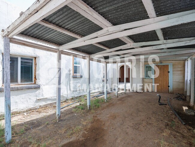 Building Photo - 225 E Aguilar St