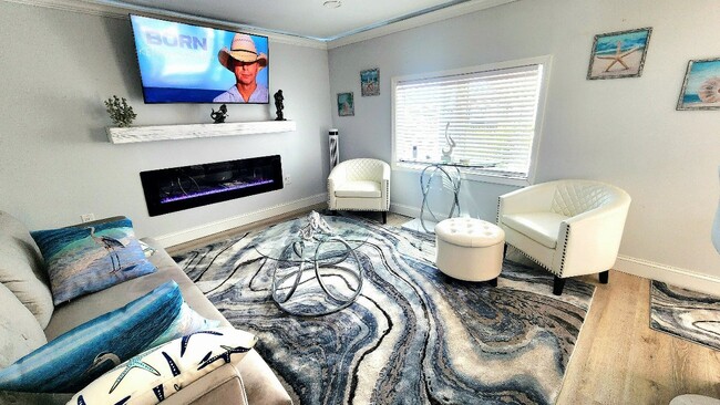 Building Photo - 21 Emily Ln