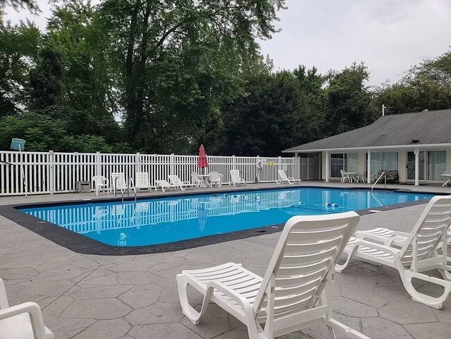 Building Photo - 80 Damon Rd