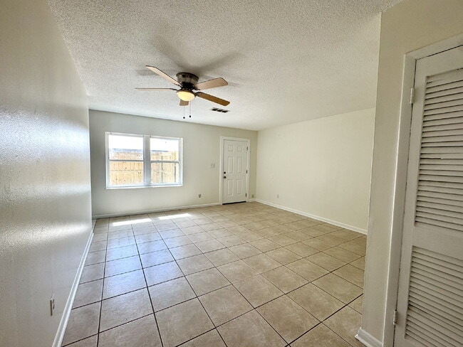 Building Photo - Updated 2-Bedroom 1-Bathroom with Water & Sewer Included