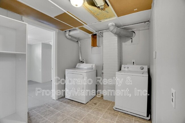 Building Photo - 1405 15th Ave
