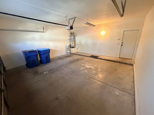 Building Photo - 1st Floor Condo in Guard Gated Painted Desert 2 bed/ 2 bath