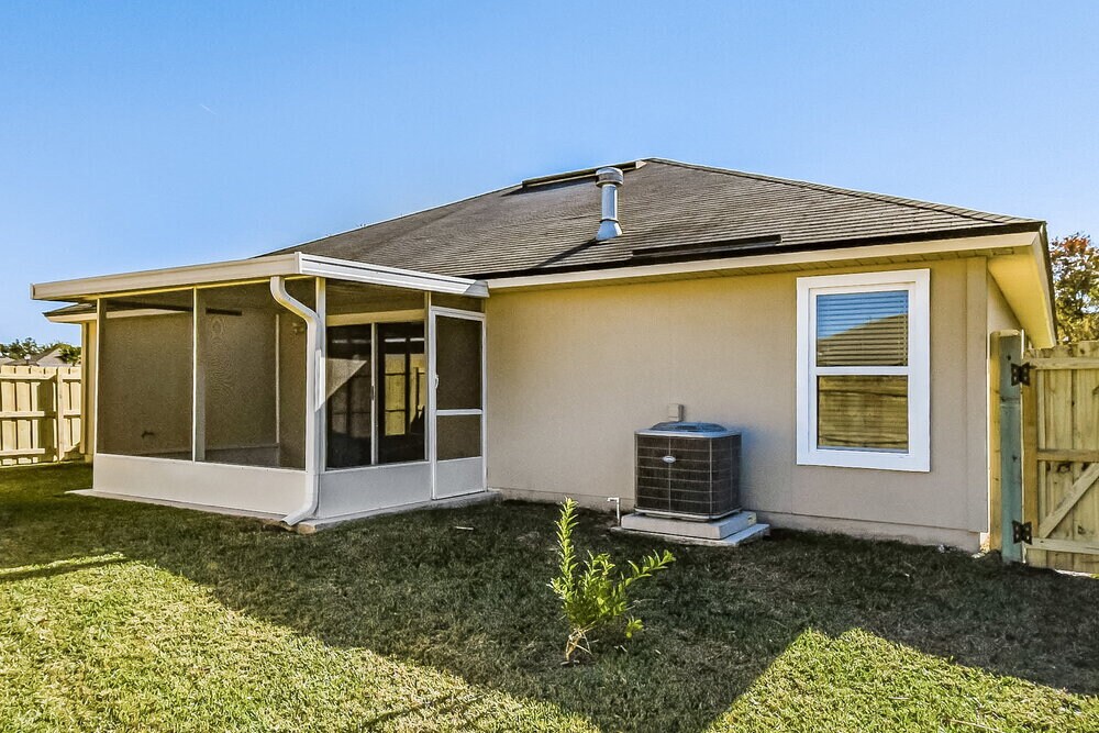Building Photo - 6709 Gentle Oaks Dr N