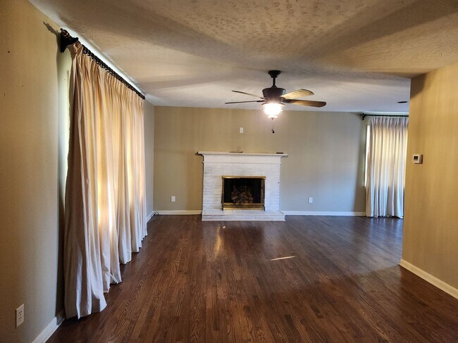 Building Photo - 104 Linwood Dr