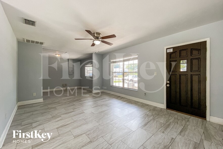 Building Photo - 1101 Melrose St