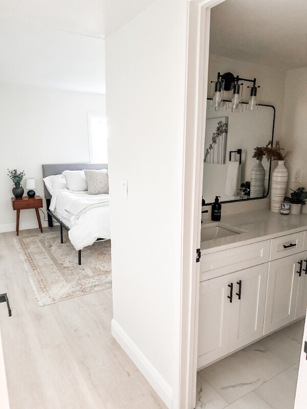 Building Photo - 3640 41st Ln S