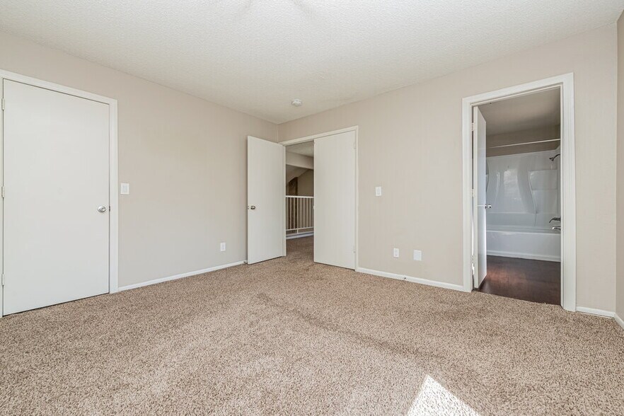 Building Photo - 4421 Mc Bride Dr