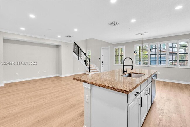 Building Photo - 11541 SW 15th Ave