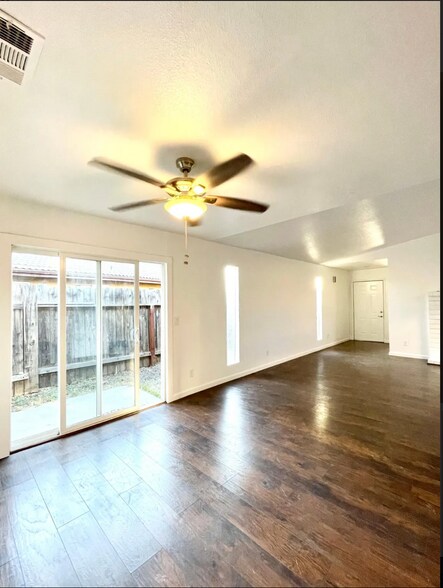 Building Photo - 1788 Long Barn Way