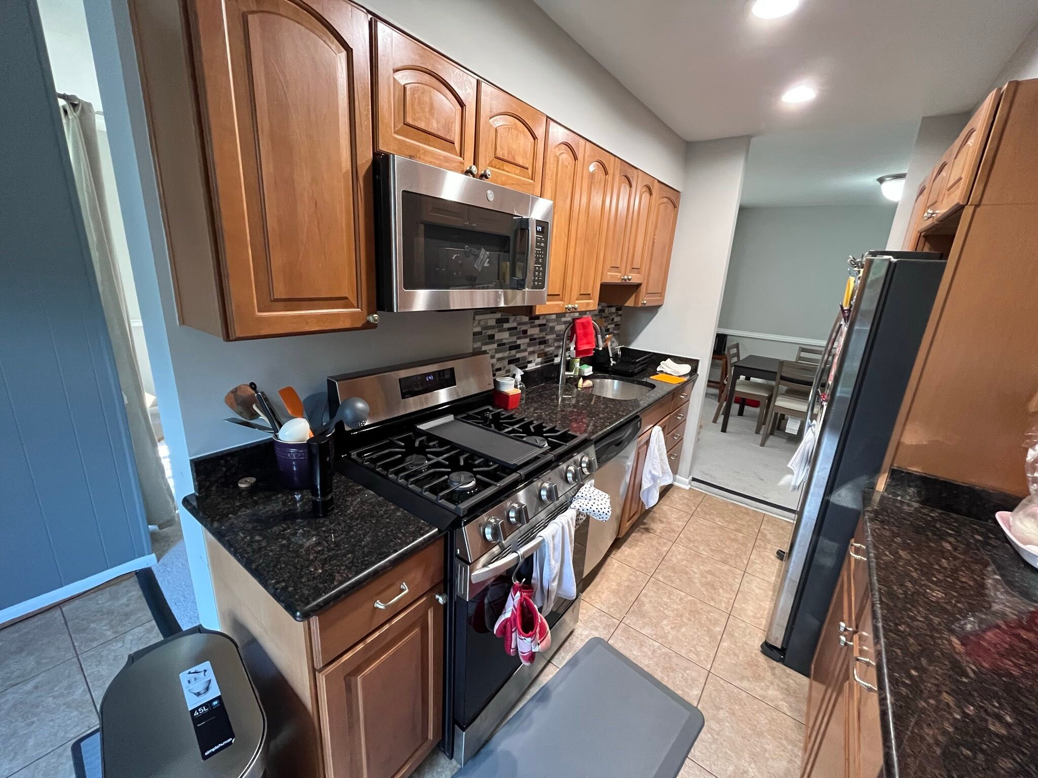 Kitchen - 3304 Woodburn Village Dr