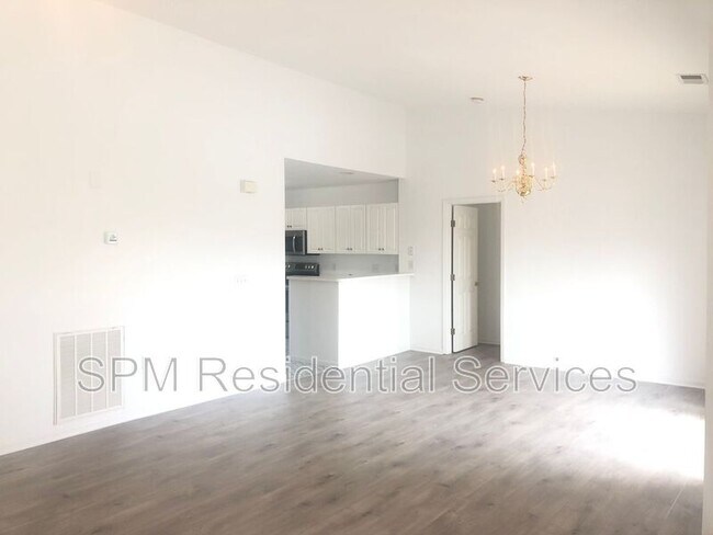 Building Photo - 4122 Breezewood Dr