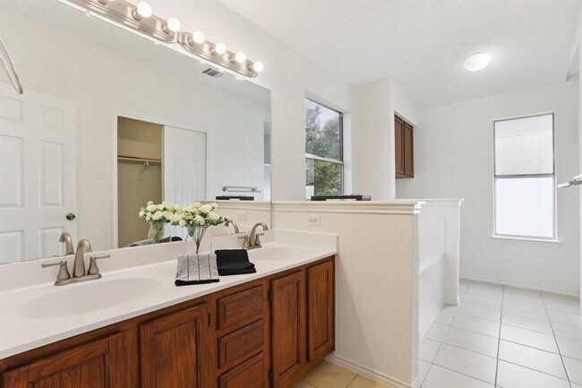 Building Photo - 13302 Black Canyon Dr