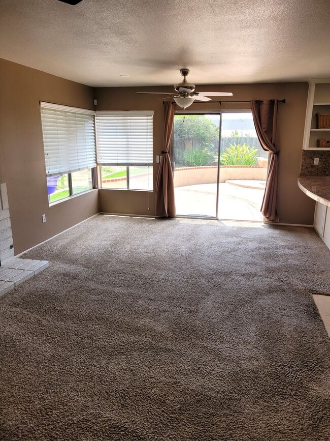 Building Photo - Spacious Home In A Great Location