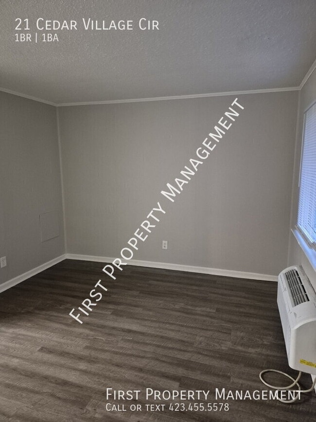 Building Photo - 21 Cedar Village Cir