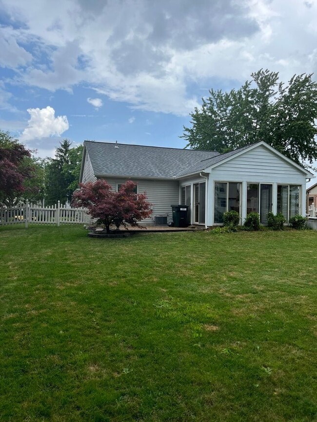 Building Photo - Charming 3-Bedroom Ranch Home with Fenced ...