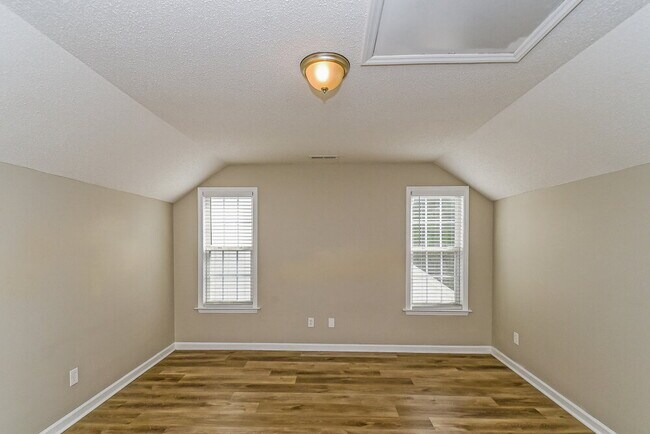 Building Photo - 2143 Castle Pines Dr