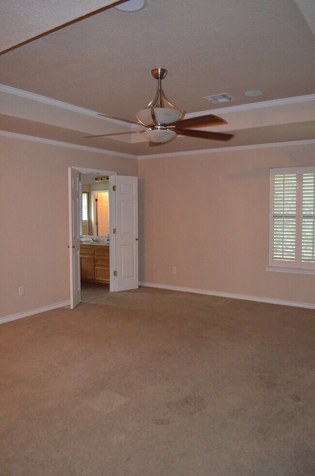 Building Photo - EXECUTIVE HOME IN COUNTRY TRAILS SUBDIVISI...