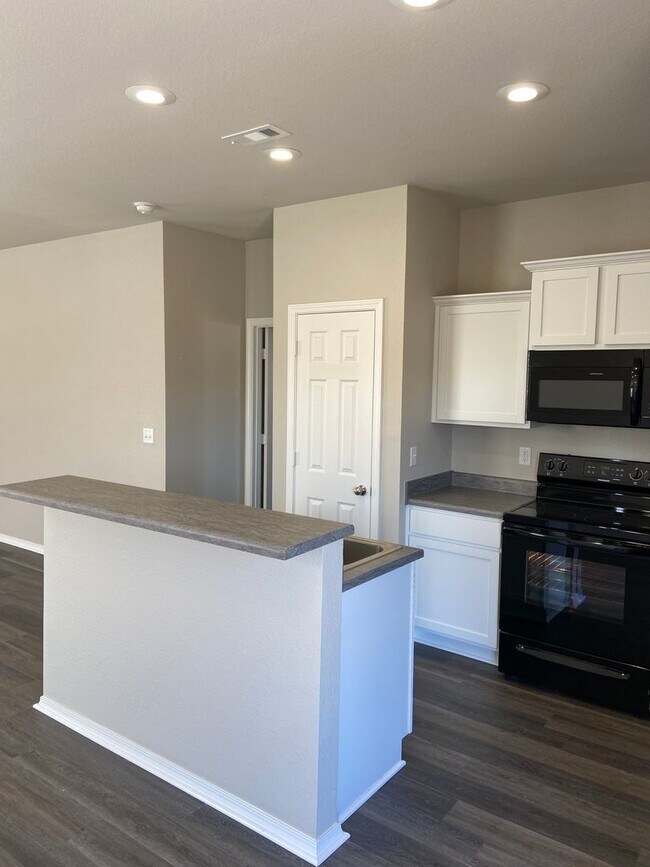 Building Photo - *Pre-leasing* Three Bedroom | Two Bath Home in Faulkner Crossing