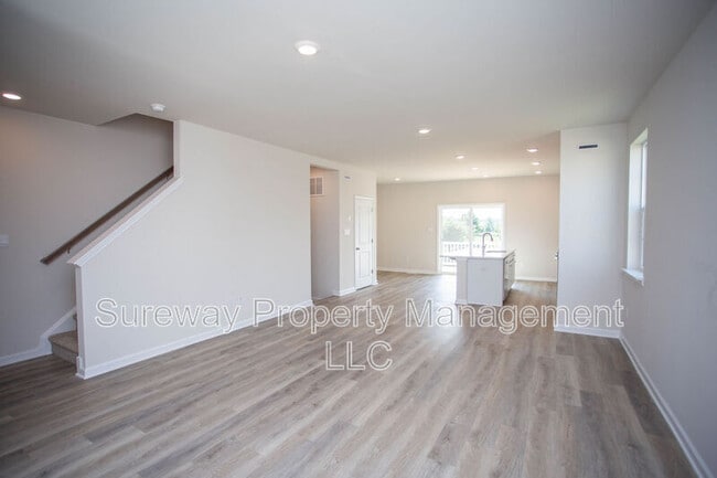 Building Photo - 234 Macoun Way