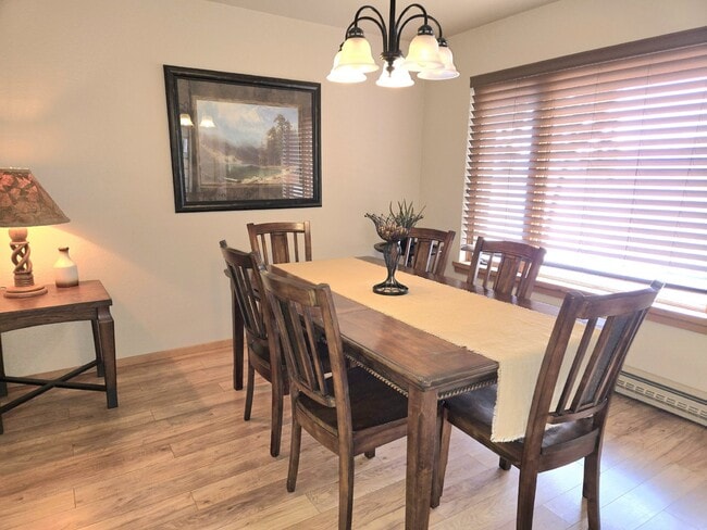 Building Photo - Fully furnished 2+ bed/2.5 bath on Flathead Lake (Available September thru May)