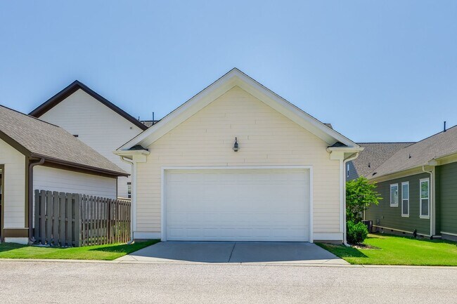 Building Photo - 795 Digby Rd